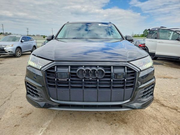 2023 AUDI Q7 quattro Premium Plus