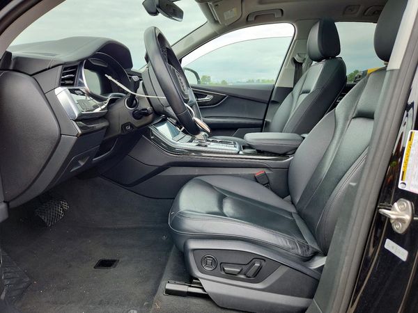 2023 AUDI Q7 quattro Premium Plus