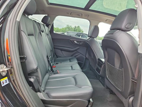 2023 AUDI Q7 quattro Premium Plus