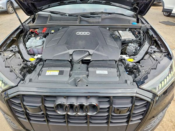 2023 AUDI Q7 quattro Premium Plus