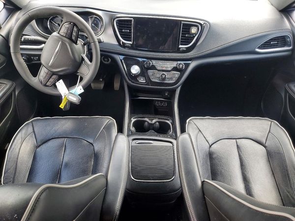 2022 CHRYSLER PACIFICA Limited — CKPT