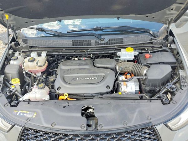 2022 CHRYSLER PACIFICA Limited — Engine bay