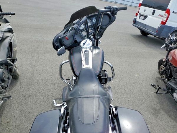 2015 HARLEY-DAVIDSON FLHXS