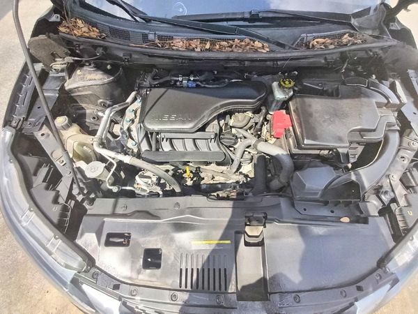 2022 NISSAN ROGUE SPORT SV — Engine bay