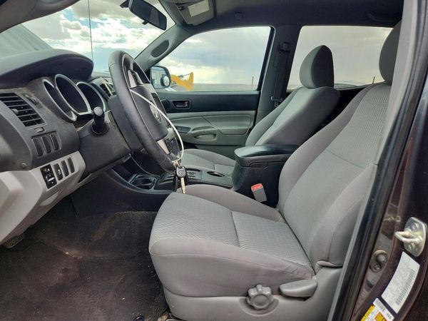 2013 TOYOTA TACOMA Delux