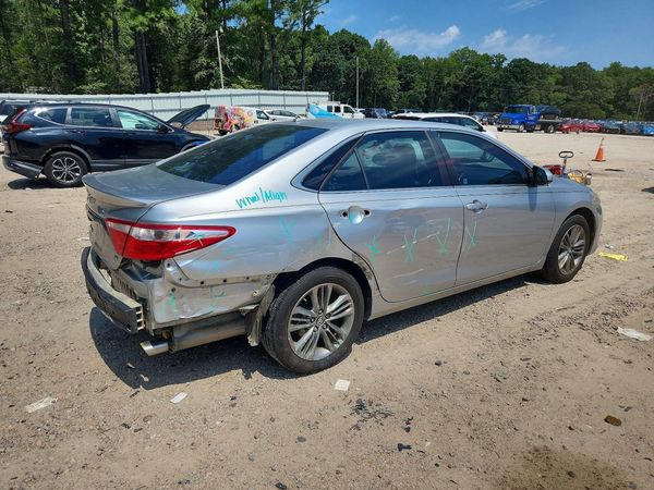 2016 TOYOTA CAMRY