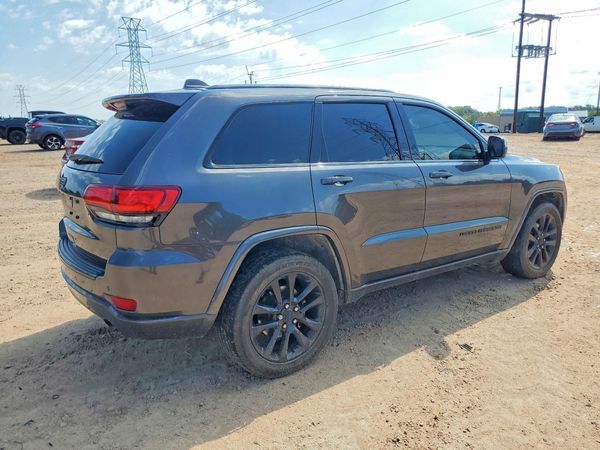 2017 JEEP GRAND CHEROKEE LAREDO 4X2