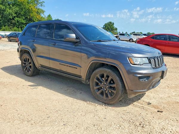 2017 JEEP GRAND CHEROKEE LAREDO 4X2