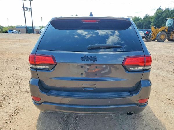 2017 JEEP GRAND CHEROKEE LAREDO 4X2