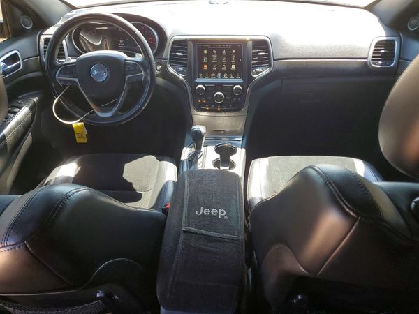 2017 JEEP GRAND CHEROKEE LAREDO 4X2