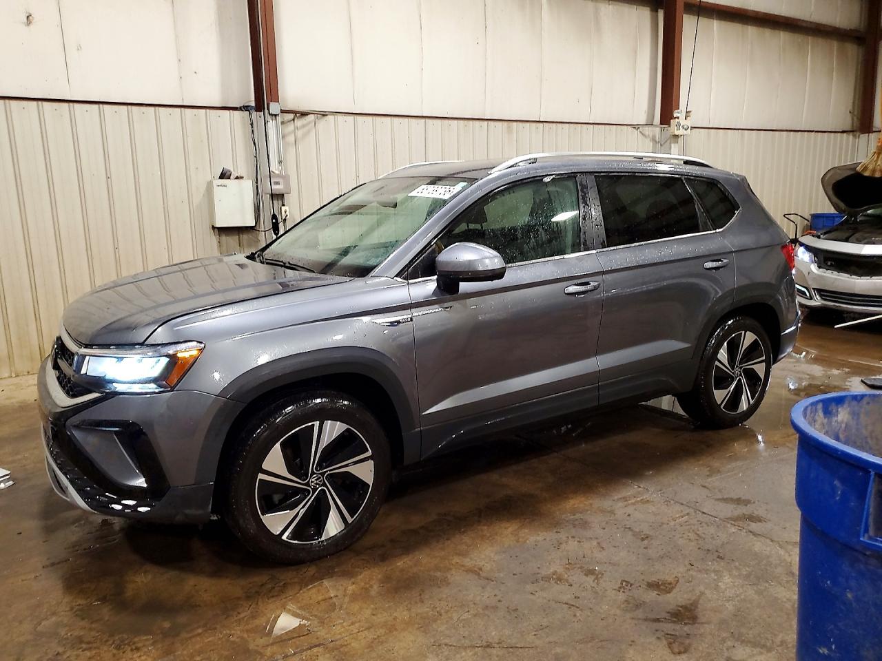 2024 VOLKSWAGEN TAOS 4Motion SE — Front 3/4
