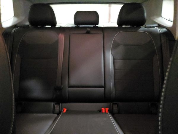 2024 VOLKSWAGEN TAOS 4Motion SE — SUVN