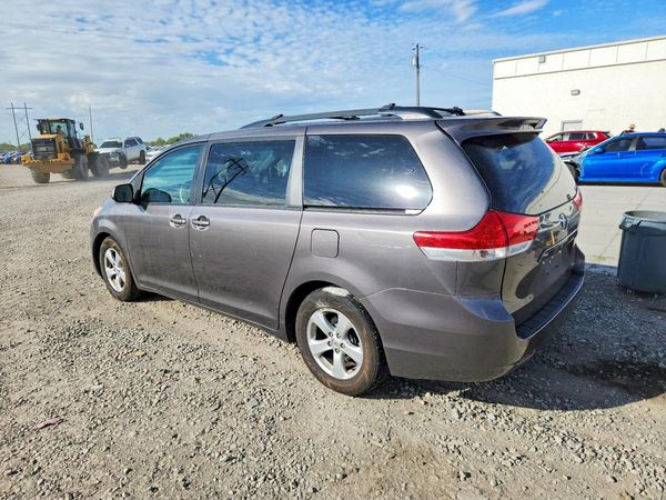 2014 TOYOTA SIENNA
