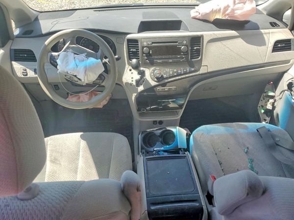 2014 TOYOTA SIENNA