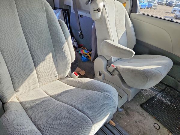 2014 TOYOTA SIENNA