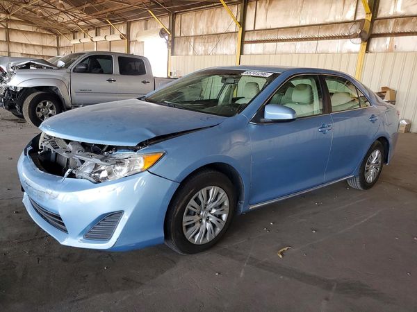 2012 TOYOTA CAMRY — Front 3/4