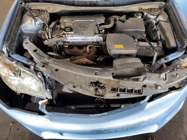 2012 TOYOTA CAMRY — Engine bay