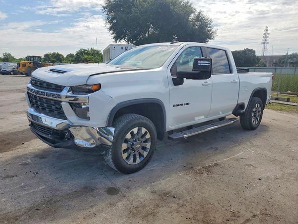 2021 CHEVROLET SILVERADO LT — Front 3/4
