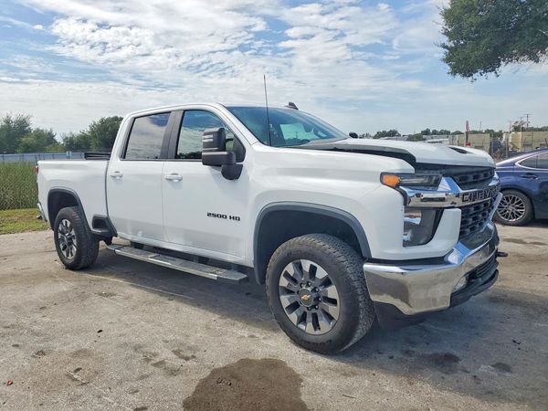 2021 CHEVROLET SILVERADO LT — Passenger 3/4