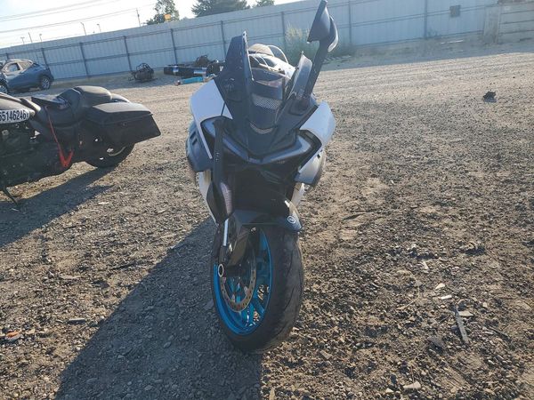 2025 CF MOTO 675SS