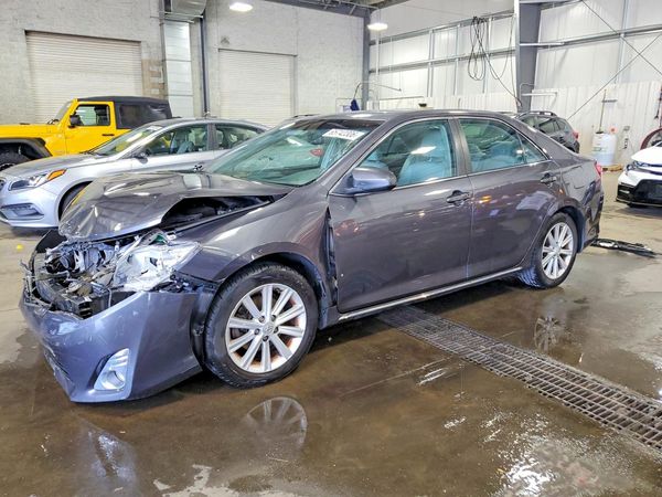 2013 TOYOTA CAMRY