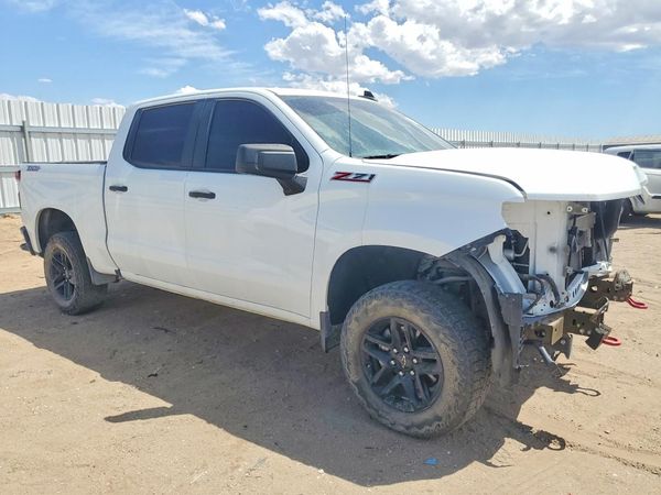 2021 CHEVROLET SILVERADO Trail Boss Custom — Passenger 3/4