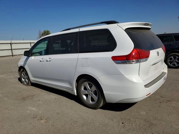 2014 TOYOTA SIENNA