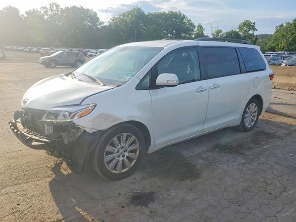 2015 TOYOTA SIENNA