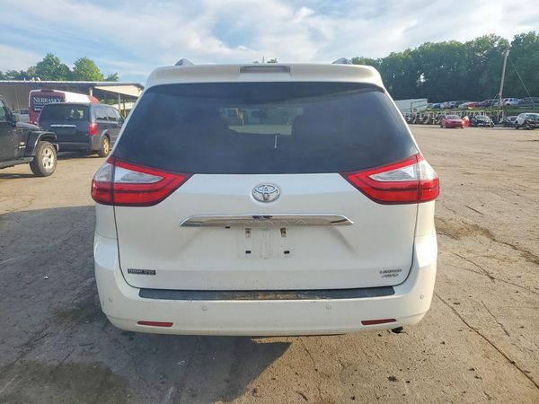 2015 TOYOTA SIENNA