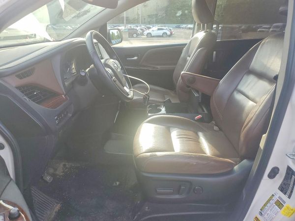 2015 TOYOTA SIENNA