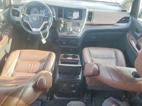 2015 TOYOTA SIENNA