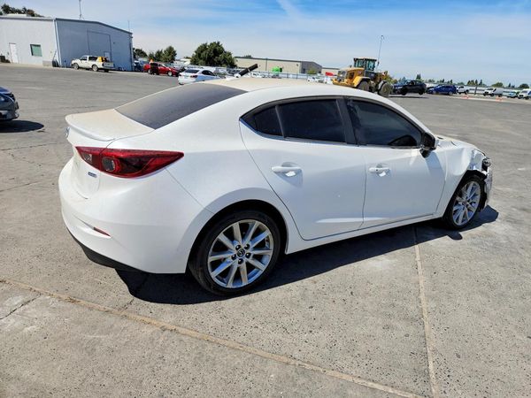 2017 MAZDA 3