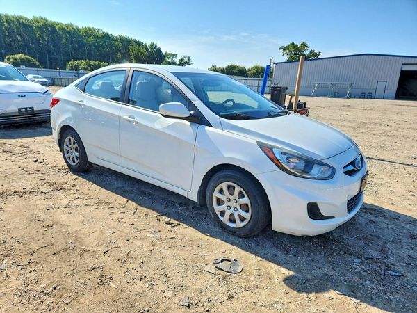 2013 HYUNDAI ACCENT GLS, GS