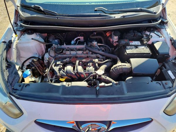 2013 HYUNDAI ACCENT GLS, GS