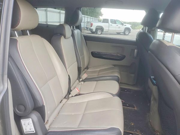 2015 KIA SEDONA GLS - Middle level