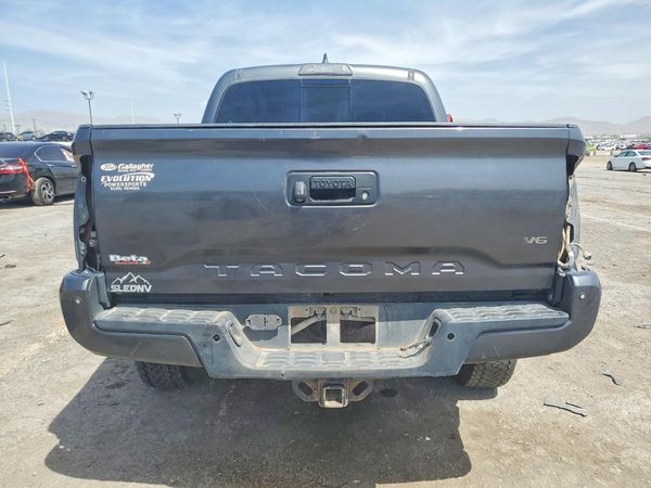 2017 TOYOTA TACOMA