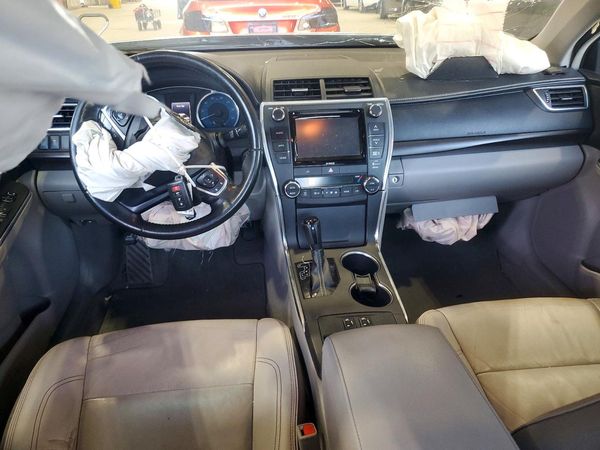 2016 TOYOTA CAMRY