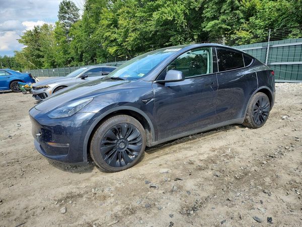 2024 TESLA MODEL Y