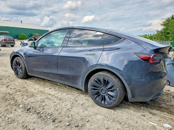 2024 TESLA MODEL Y