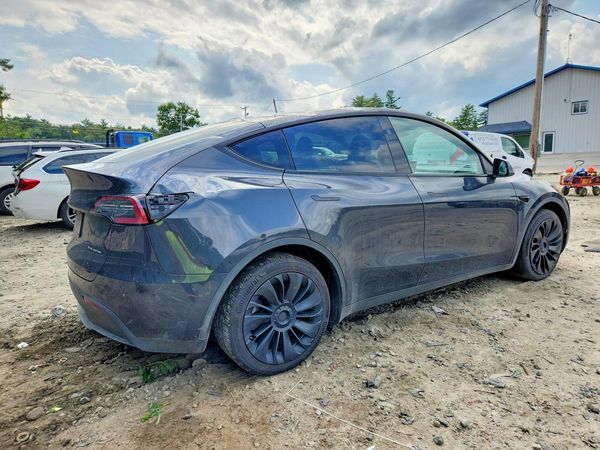 2024 TESLA MODEL Y