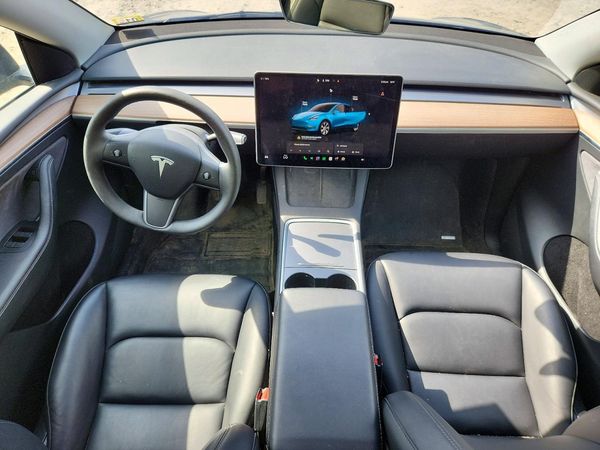 2024 TESLA MODEL Y