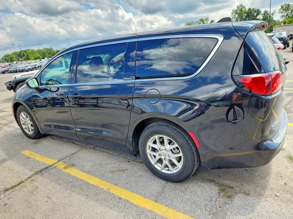 2023 CHRYSLER VOYAGER