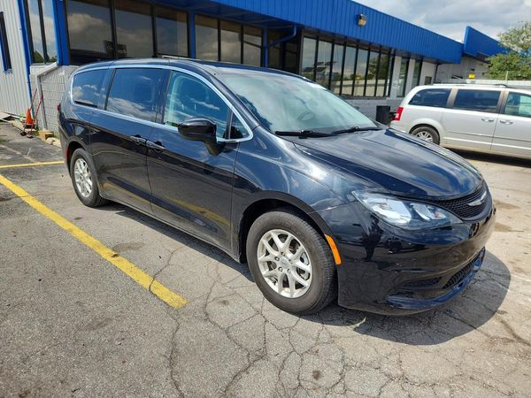 2023 CHRYSLER VOYAGER