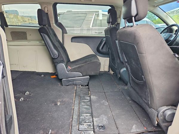 2012 DODGE GRAND CARAVAN SE