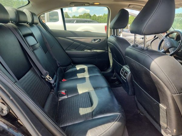 2015 INFINITI Q50