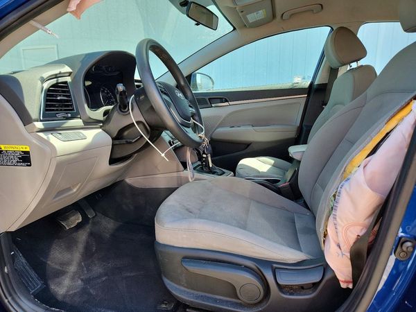 2017 HYUNDAI ELANTRA