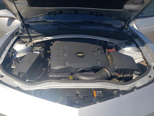 2013 CHEVROLET CAMARO LT — Engine bay