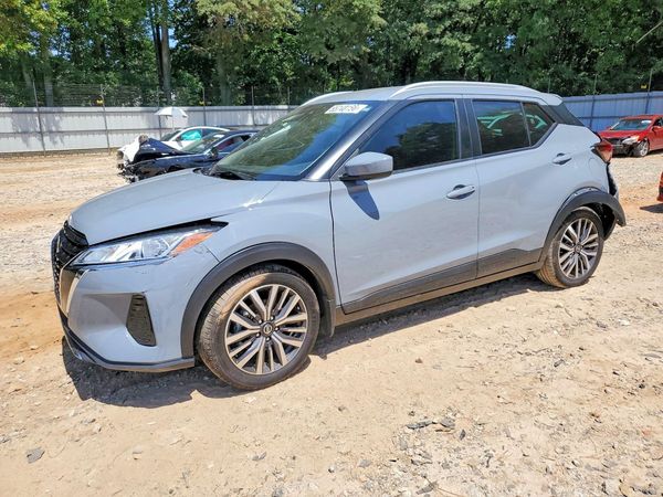 2021 NISSAN KICKS