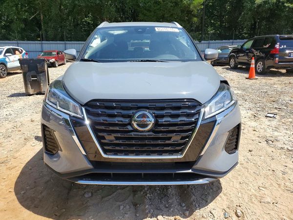 2021 NISSAN KICKS