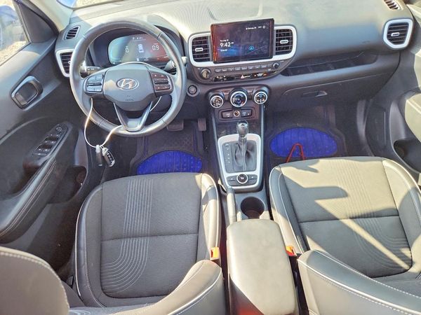 2023 HYUNDAI VENUE SEL, Limited